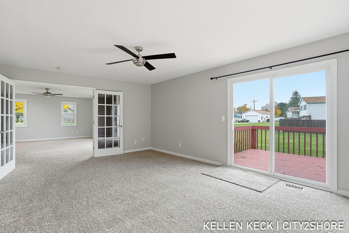 Empty room, Interior