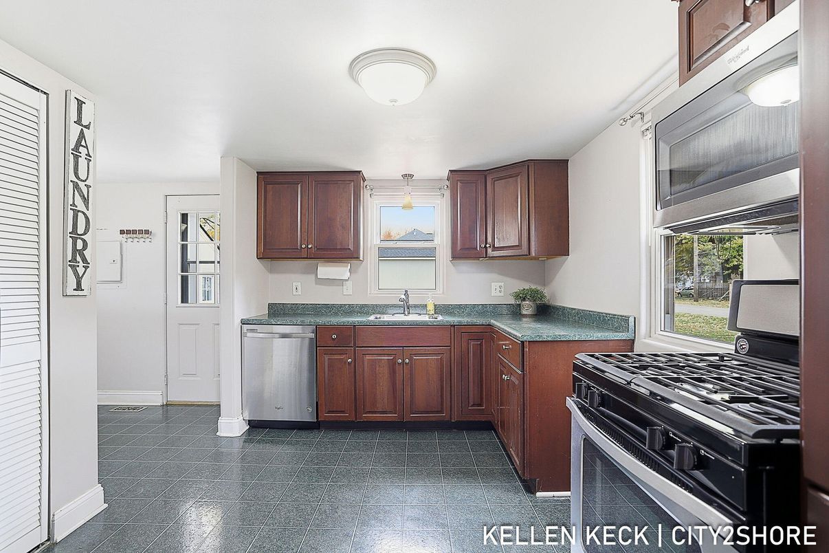 Interior, Kitchen, Stainless Steel Appliances