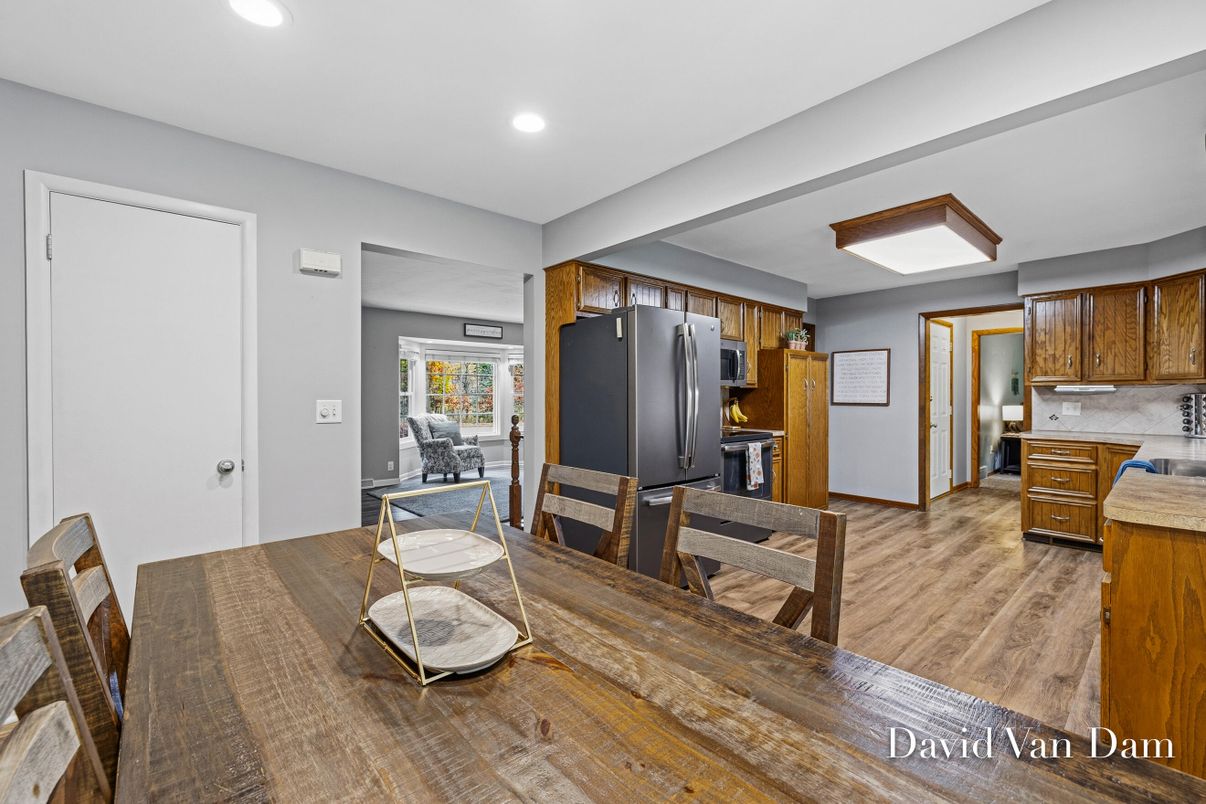 Dining room, Interior, Kitchen, Recessed Lighting, Wood Texture Flooring