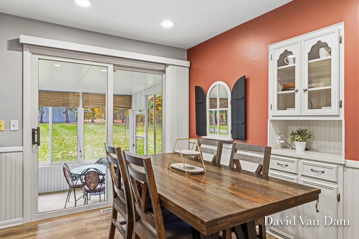 Dining room, Interior, Recessed Lighting, Wood Texture Flooring