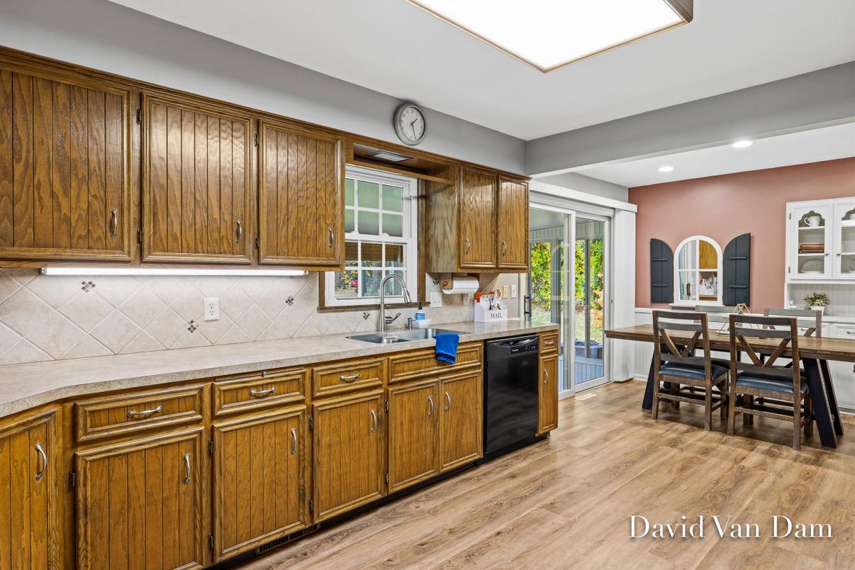 Dining room, Interior, Kitchen, Recessed Lighting, Wood Texture Flooring