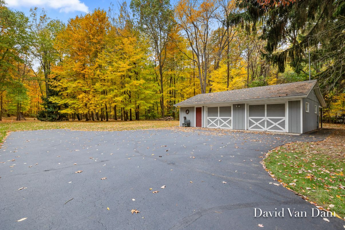 Detached Garage, Exterior