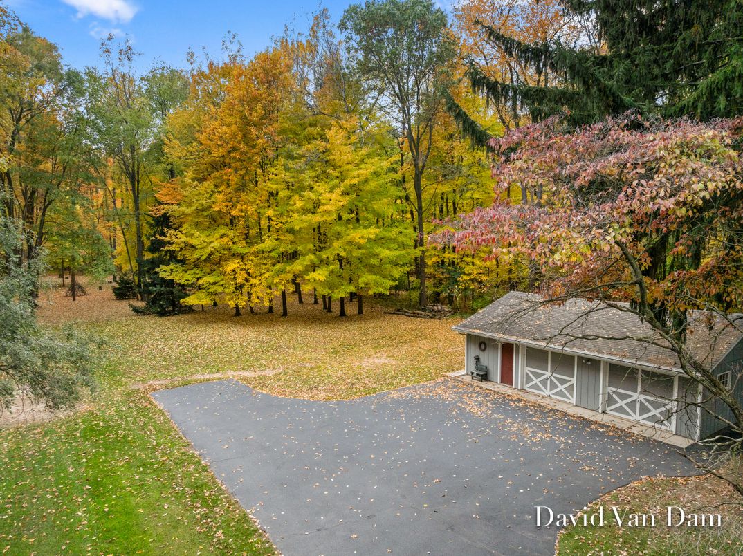 Detached Garage, Exterior