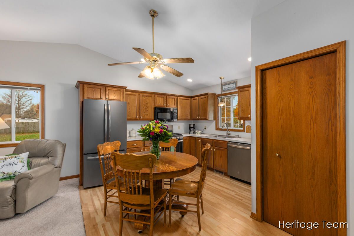 Dining room, Interior, Kitchen, Recessed Lighting, Wood Texture Flooring