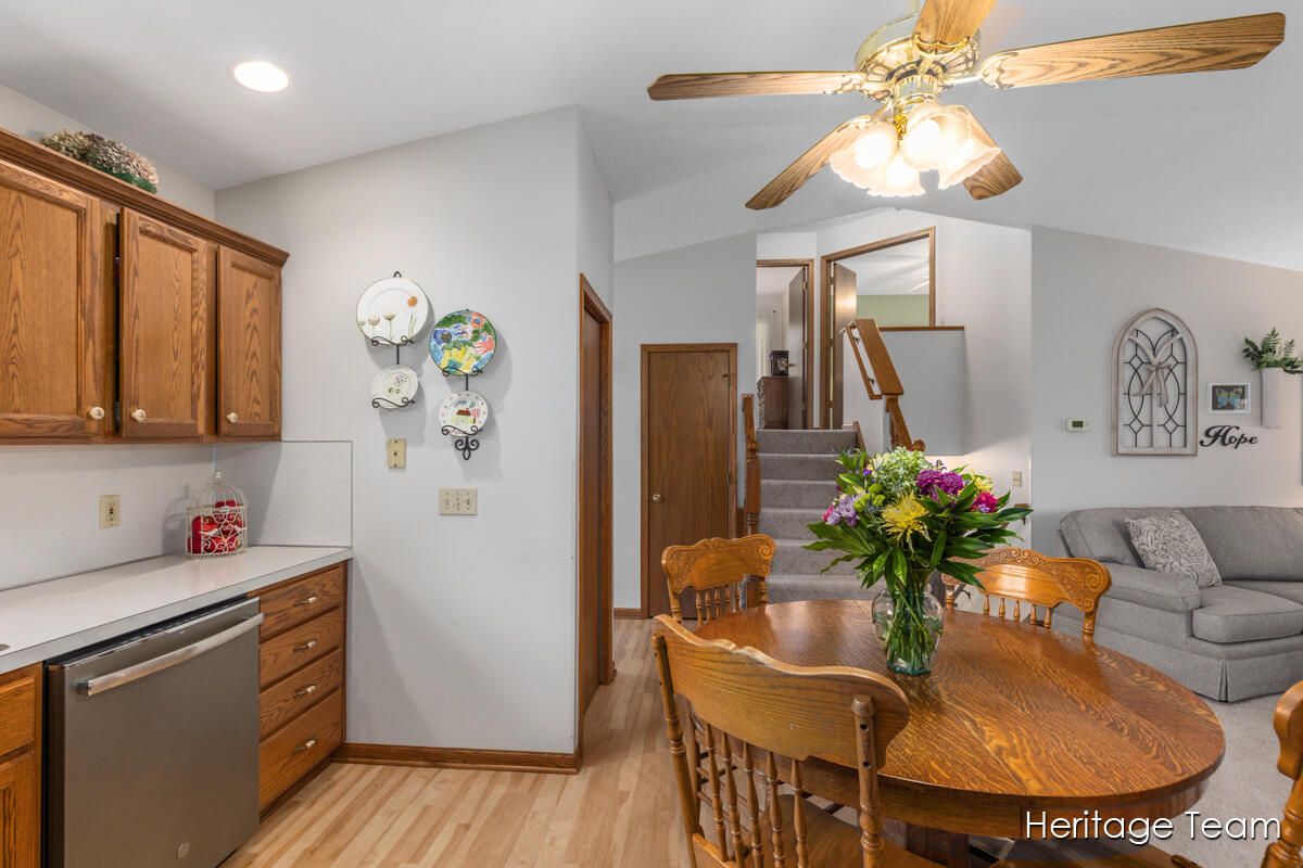 Dining room, Interior, Kitchen, Recessed Lighting, Wood Texture Flooring