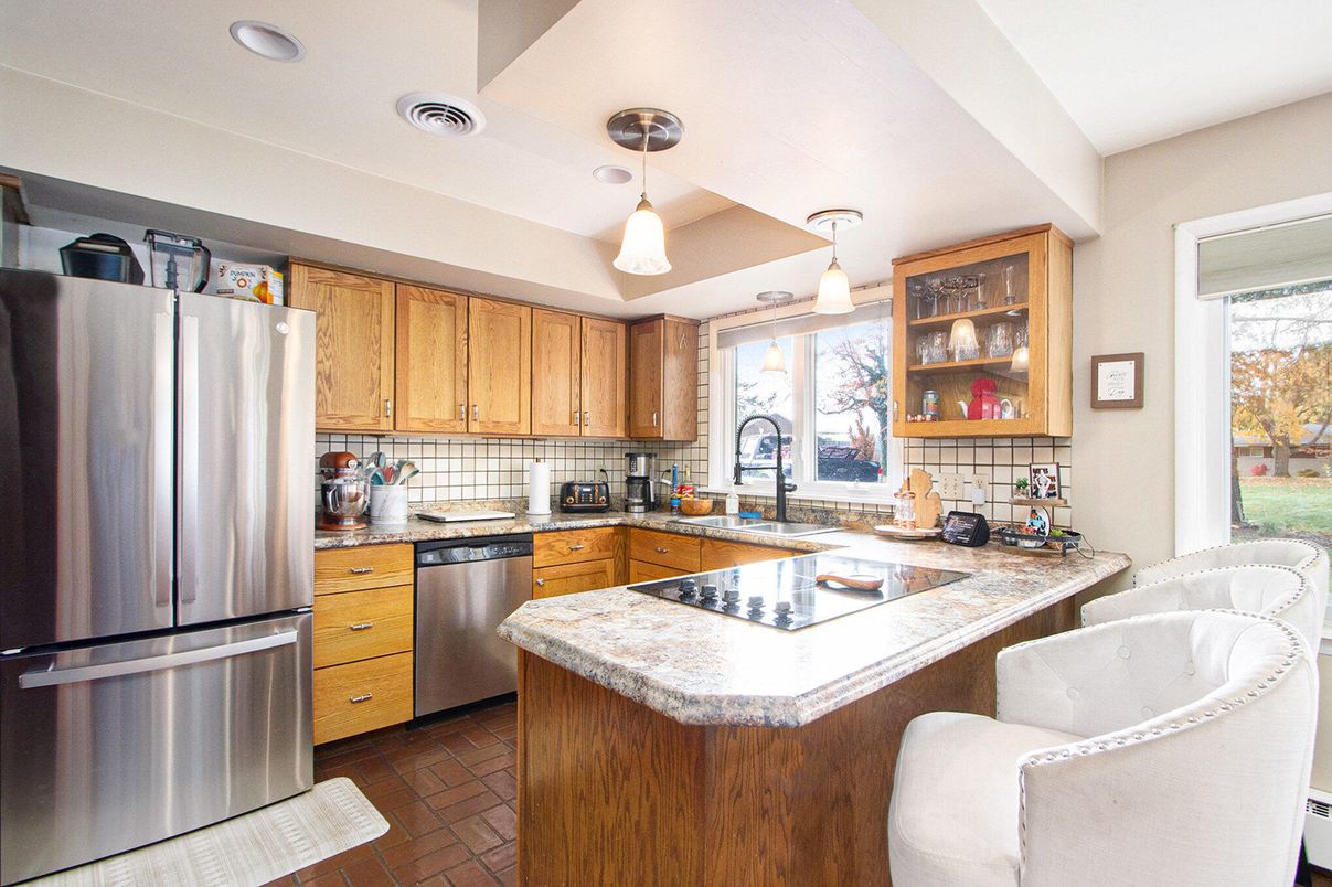 Interior, Kitchen, Pendant Lights, Recessed Lighting, Stainless Steel Appliances