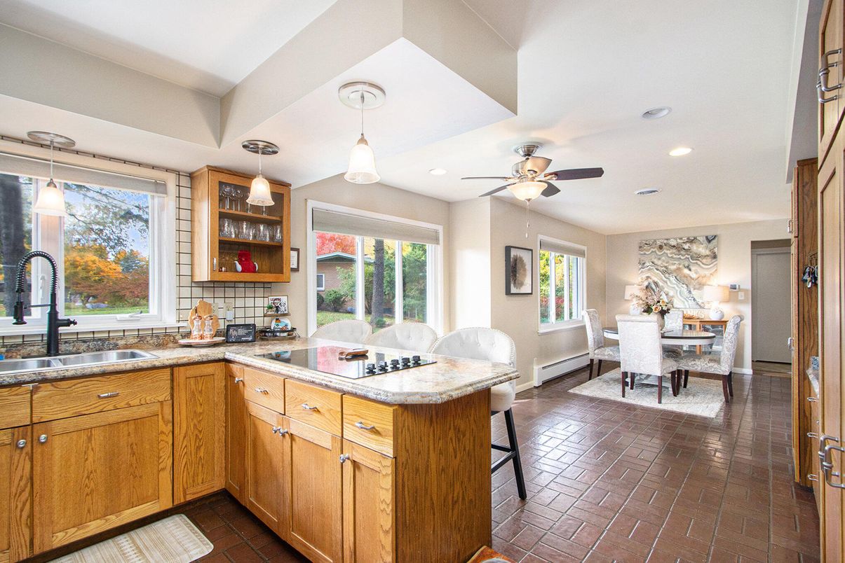 Dining room, Interior, Kitchen, Pendant Lights, Recessed Lighting