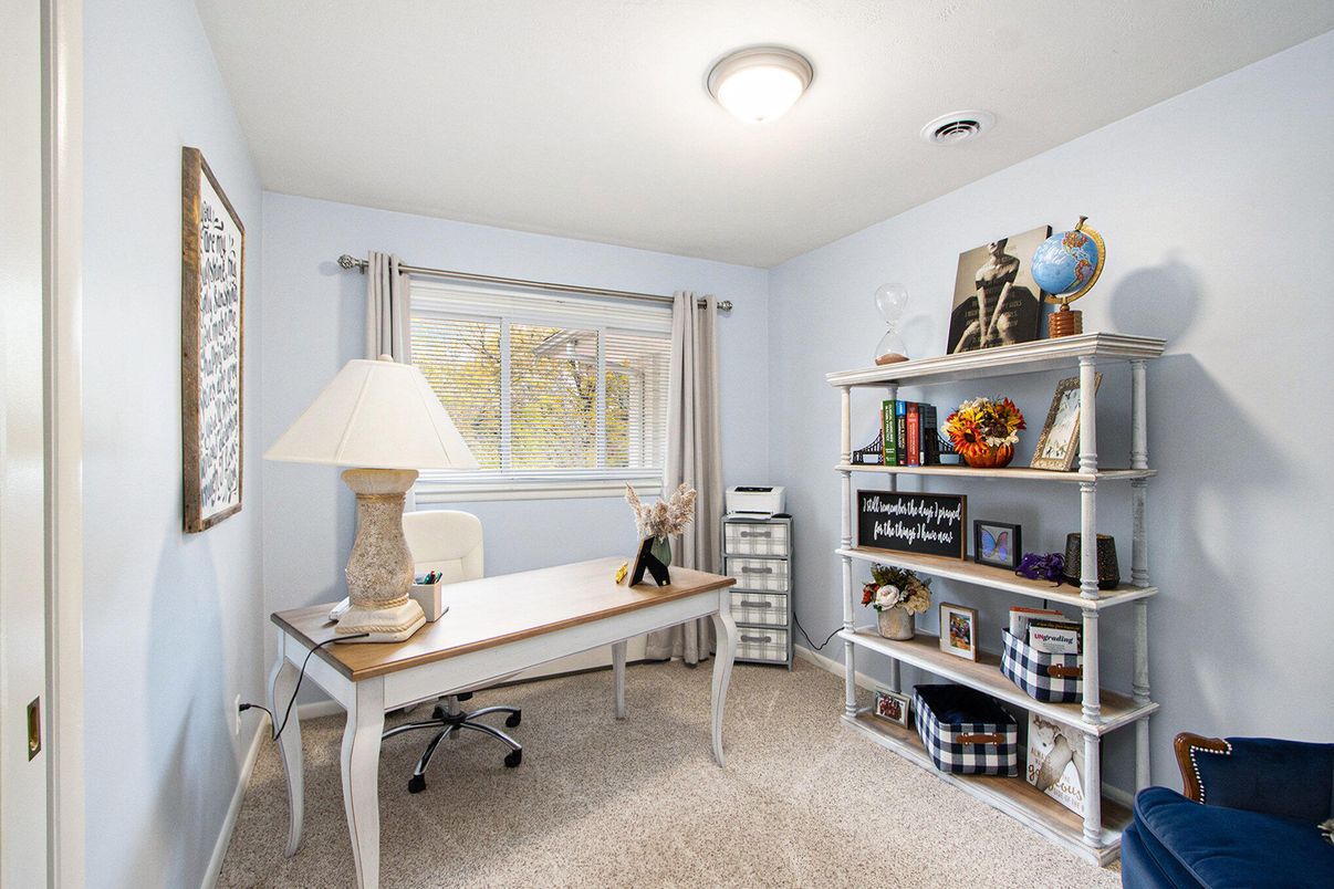 Home Office, Interior