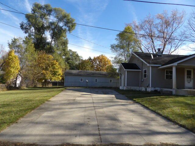 Backyard, Detached Garage, Exterior
