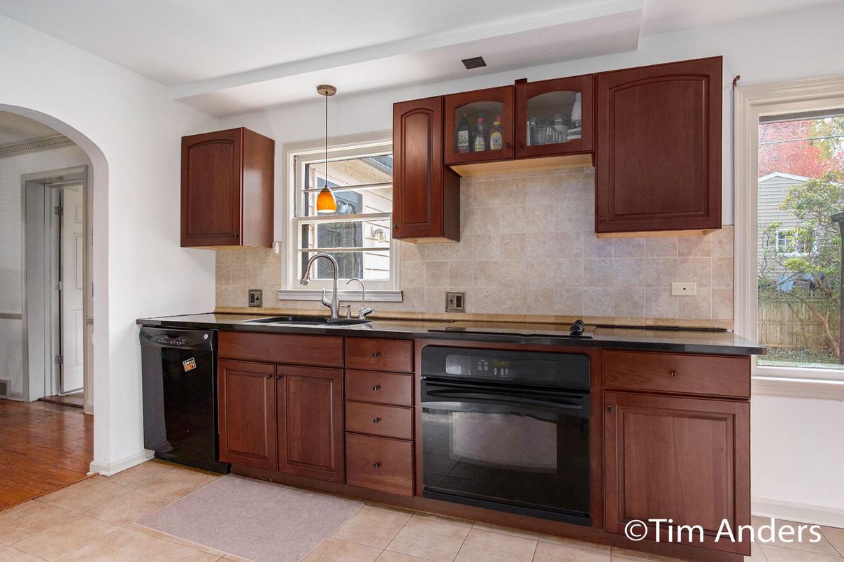 Interior, Kitchen, Pendant Lights, Wood Texture Flooring