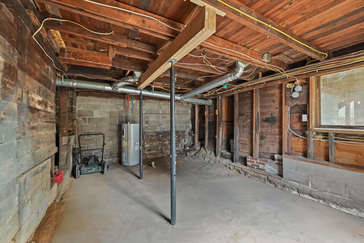 Interior, Stone Walls, Wooden Beams, Wooden Ceilings