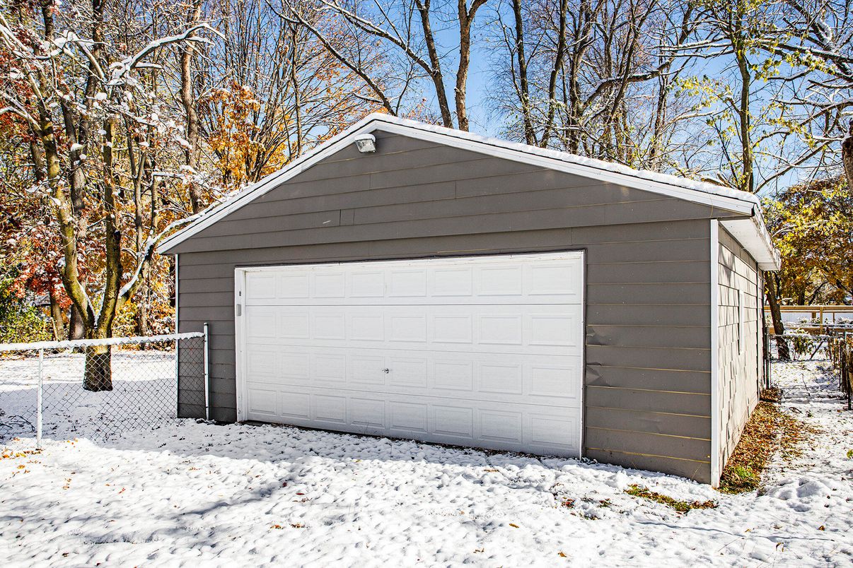 Detached Garage, Exterior