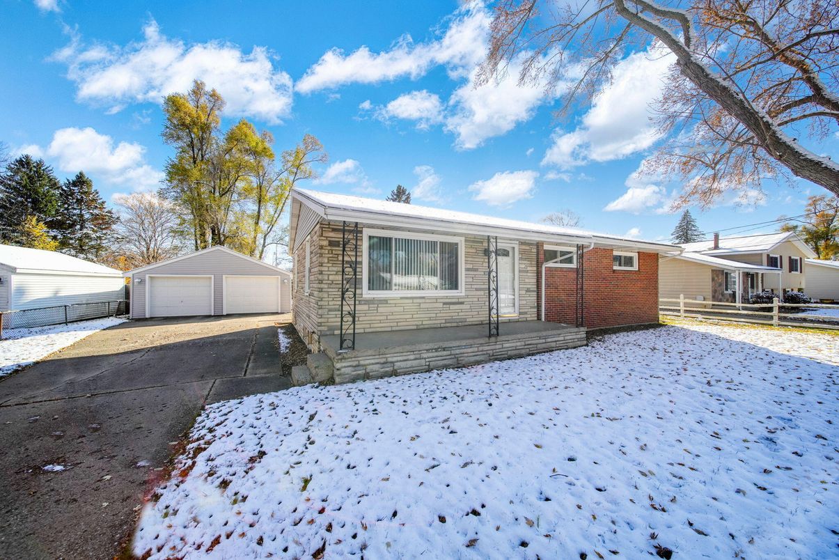 Backyard, Detached Garage, Exterior