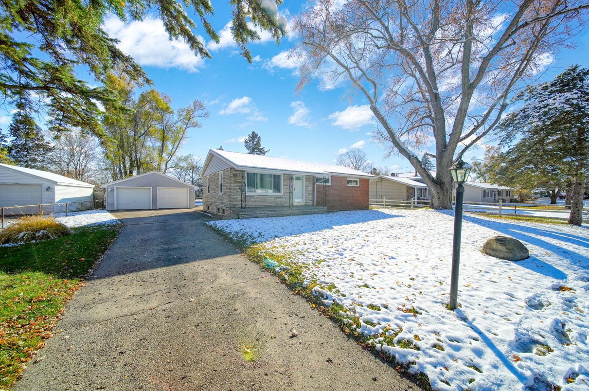 Backyard, Detached Garage, Exterior