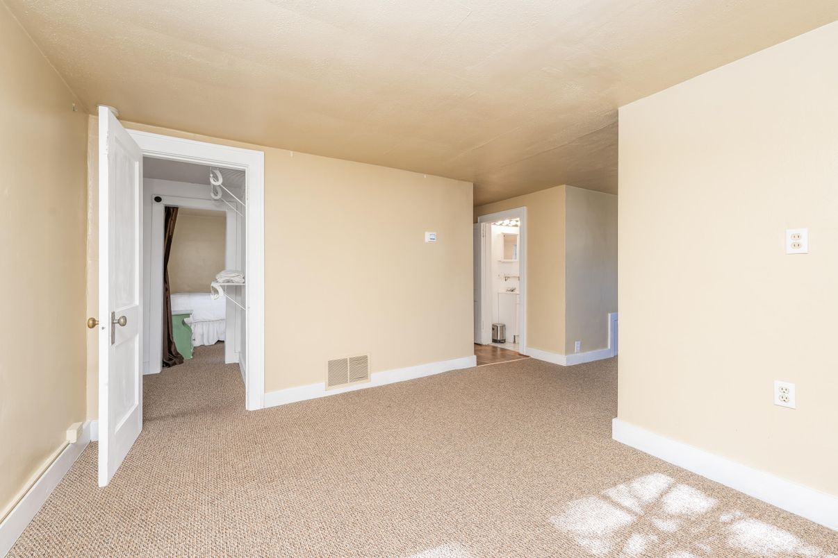 Bathroom, Empty room, Interior