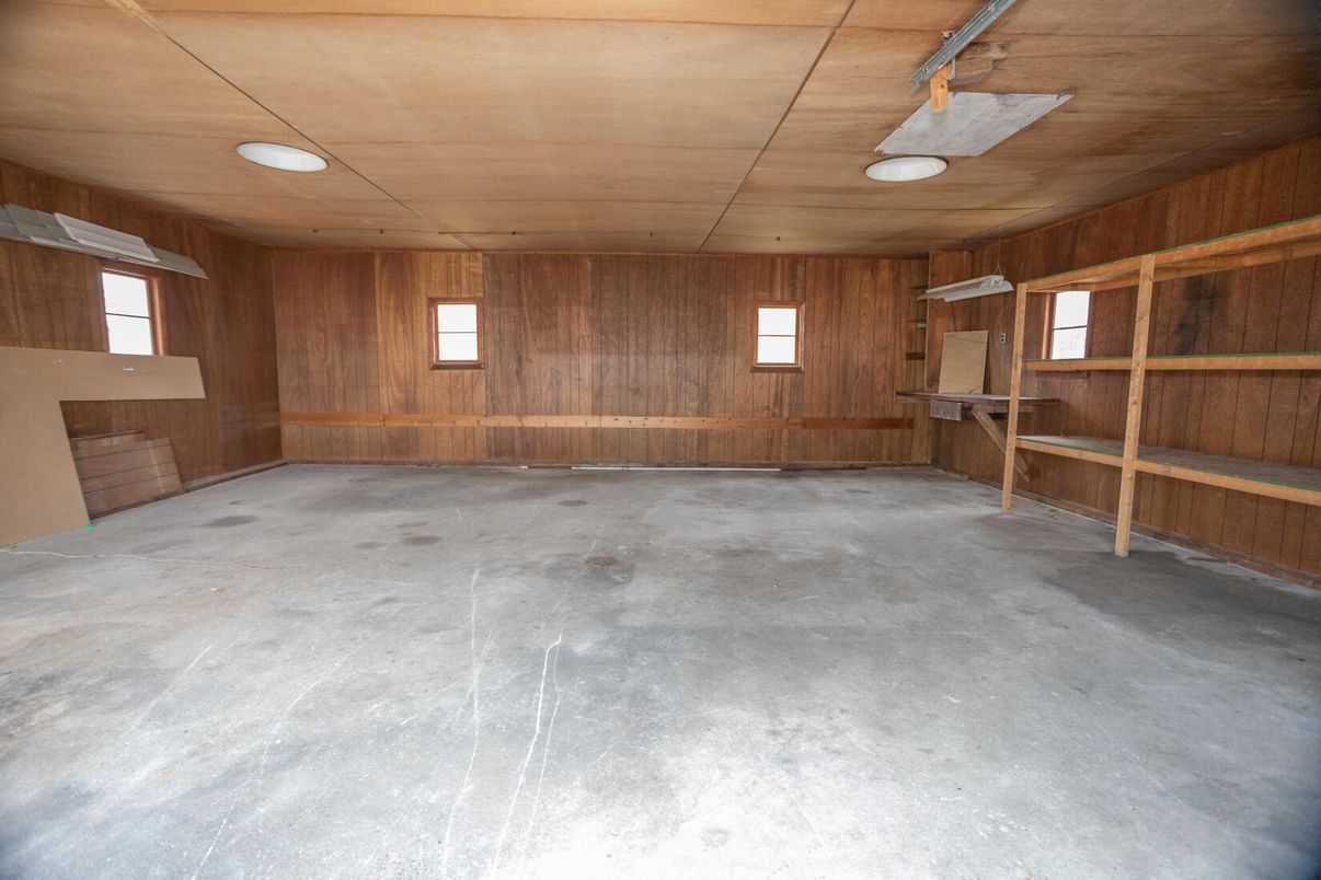 Empty room, Interior, Wooden Ceilings, Wooden Walls