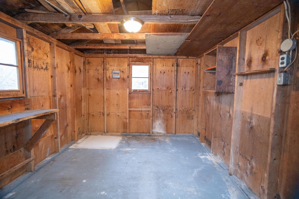 Empty room, Interior, Wooden Beams, Wooden Ceilings, Wooden Walls