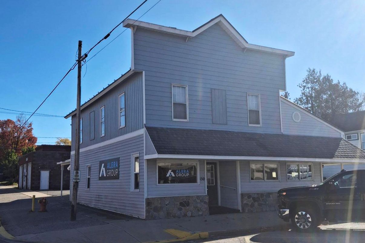 Exterior, Facade, Queen Anne Victorian