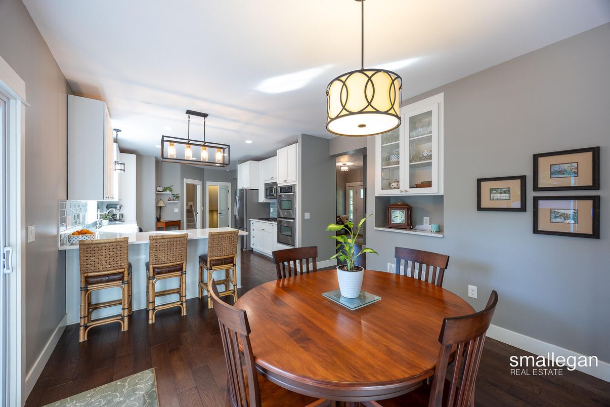 Dining room, Interior, Kitchen, Pendant Lights, Recessed Lighting, Stainless Steel Appliances, Wood Texture Flooring