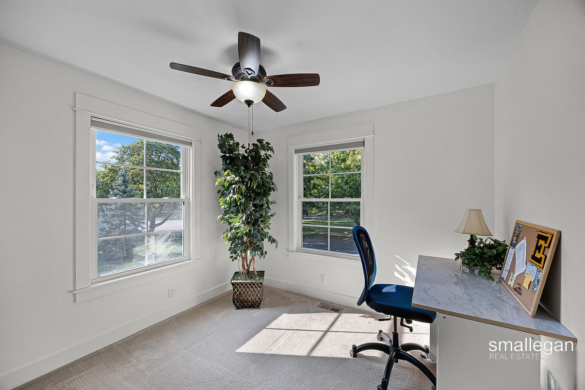 Home Office, Interior