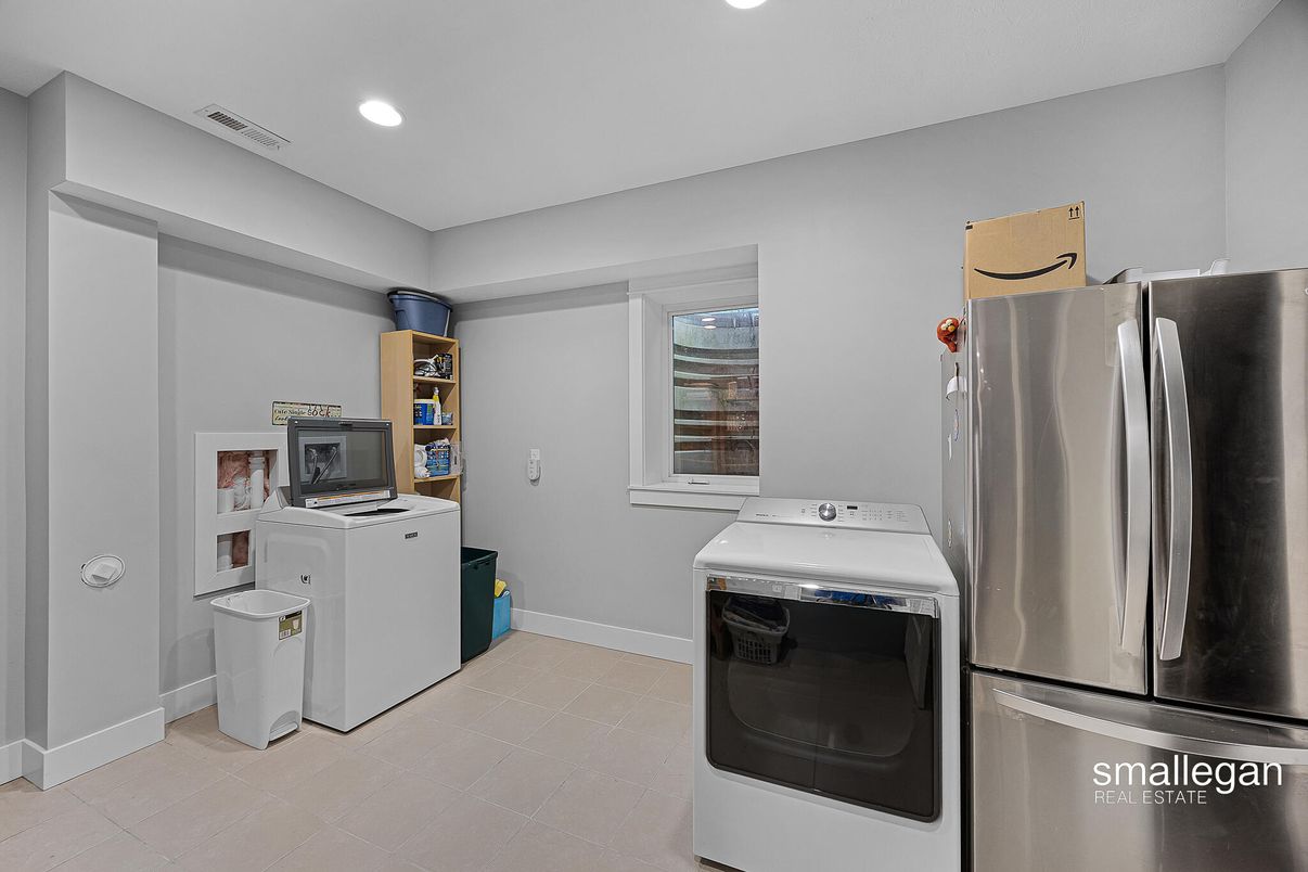 Interior, Recessed Lighting, Washer