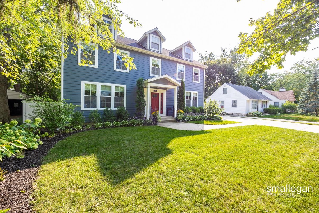 Exterior, Facade, Georgian