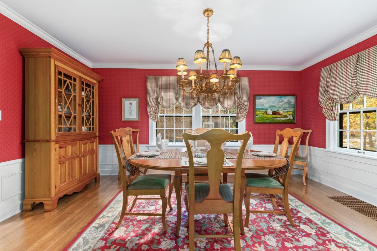 Chandelier, Dining room, Interior, Wood Texture Flooring