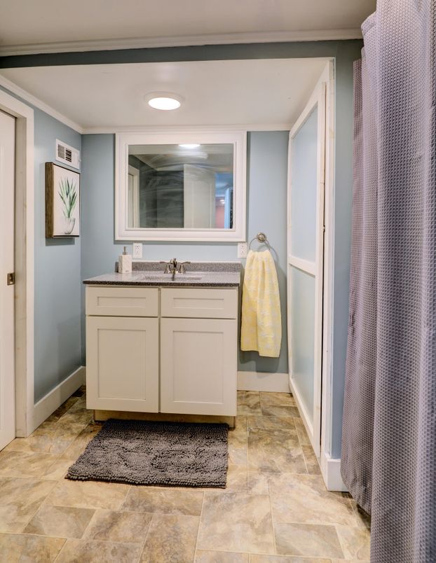 Bathroom, Interior, Recessed Lighting