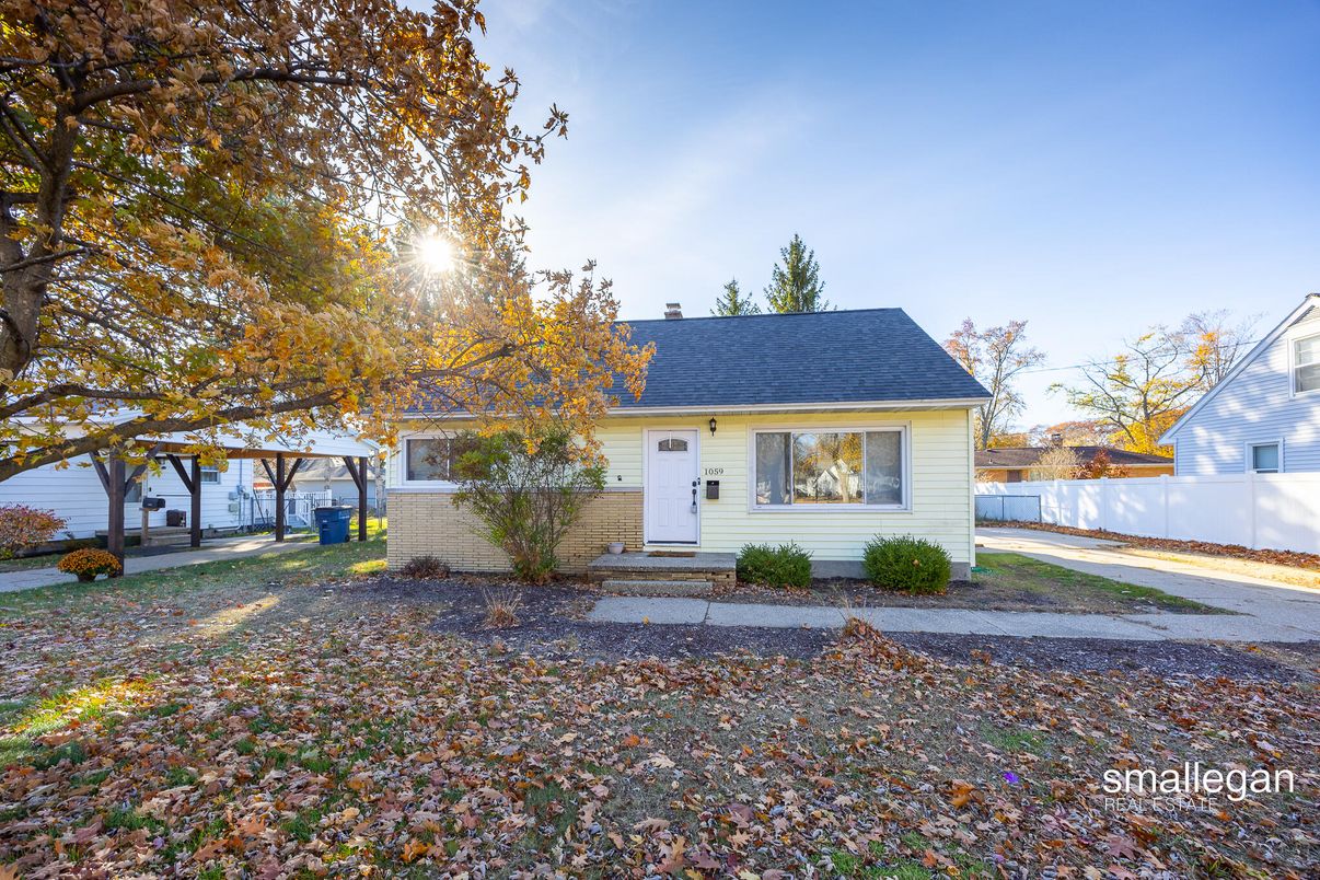 Exterior, Facade, Cape Cod