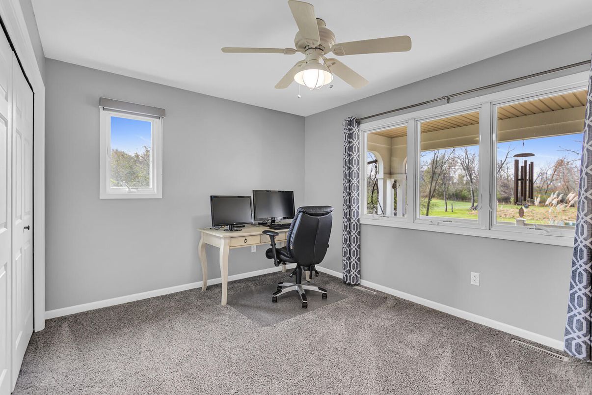 Home Office, Interior