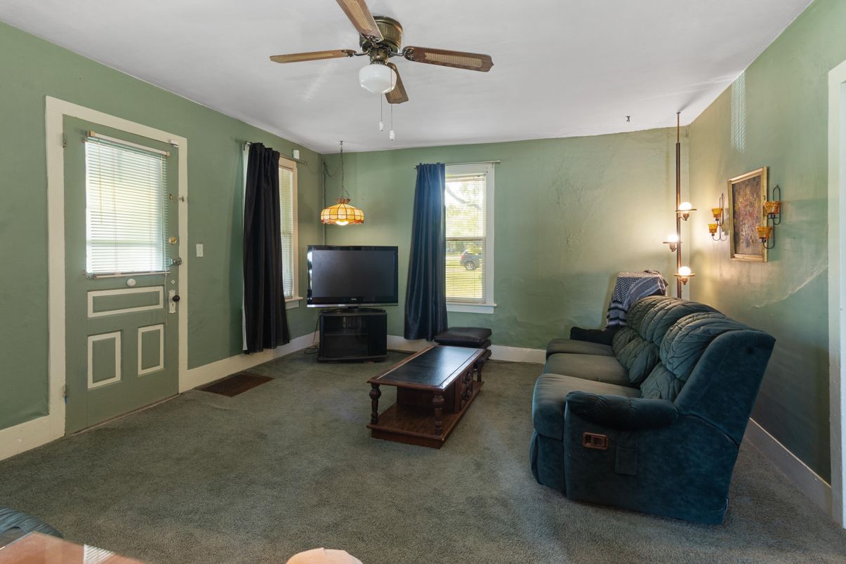 Interior, Living room, Pendant Lights