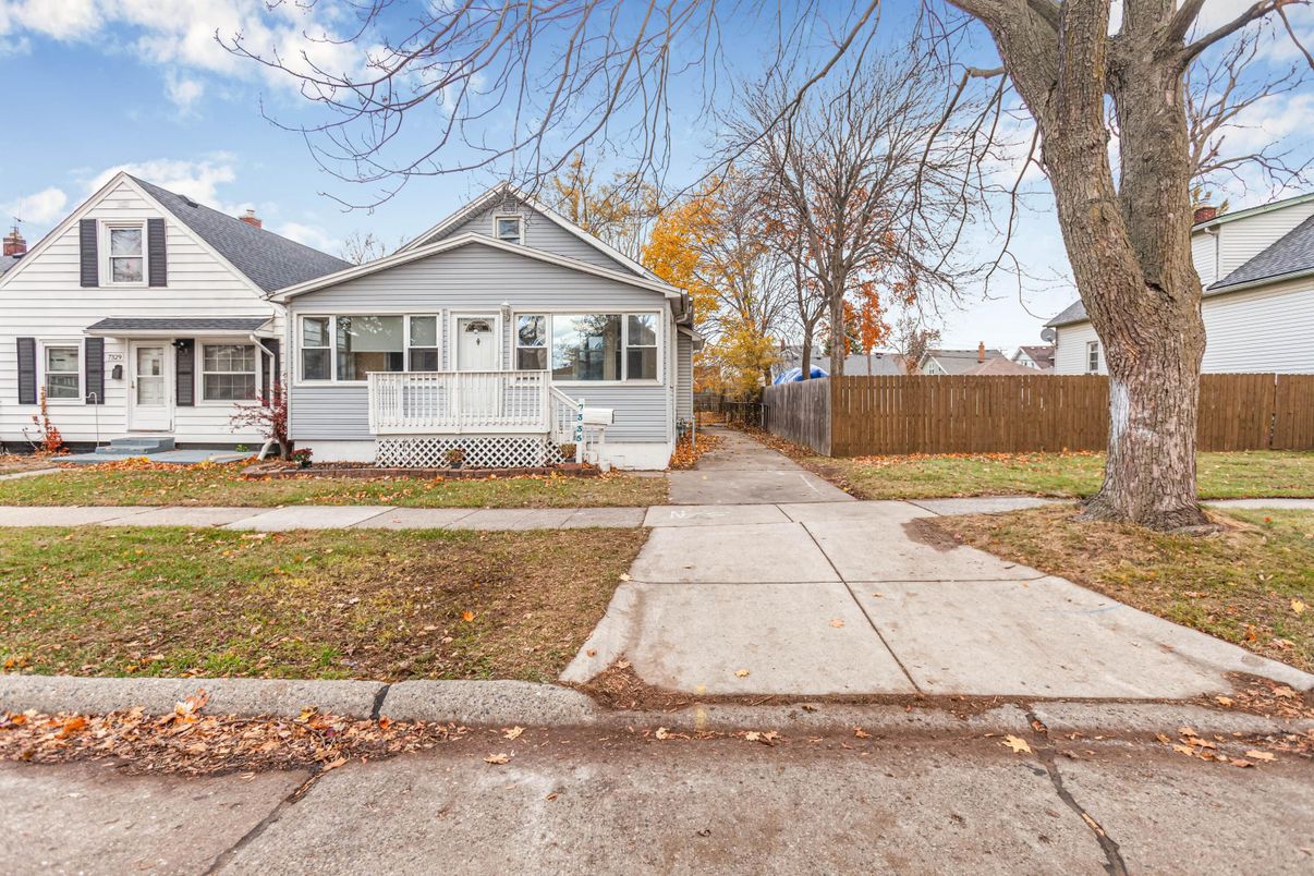 Exterior, Facade, Queen Anne Victorian