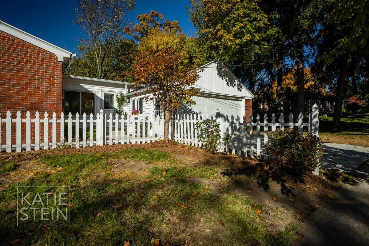 Backyard, Detached Garage, Exterior