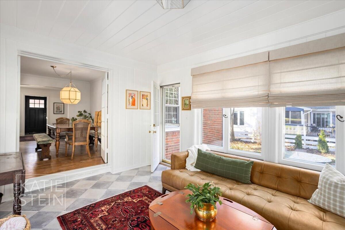 Dining room, Interior, Living room, Pendant Lights, Wood Texture Flooring