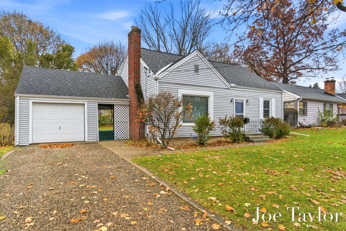 Attached, Backyard, Exterior, Facade, Cape Cod