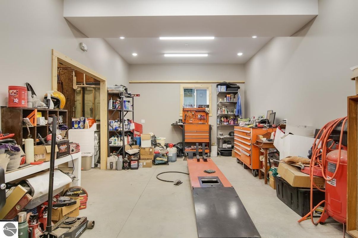 Fitness Equipment, Interior, Recessed Lighting