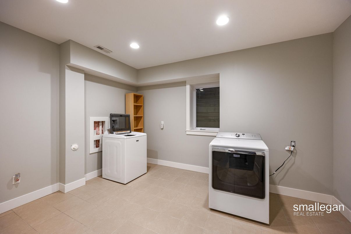 Interior, Recessed Lighting, Washer