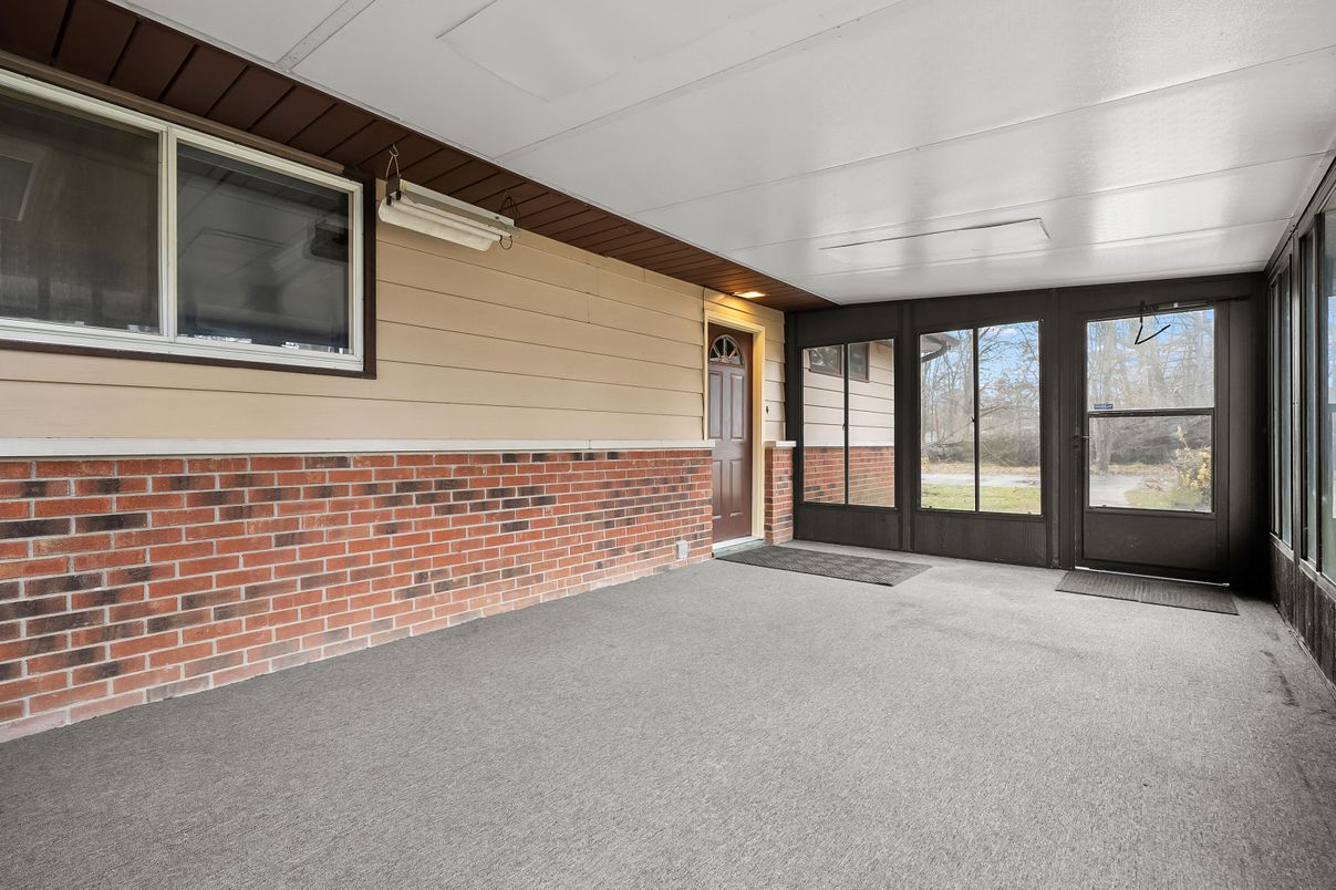 Empty room, Interior, Stone Walls, Sun Room