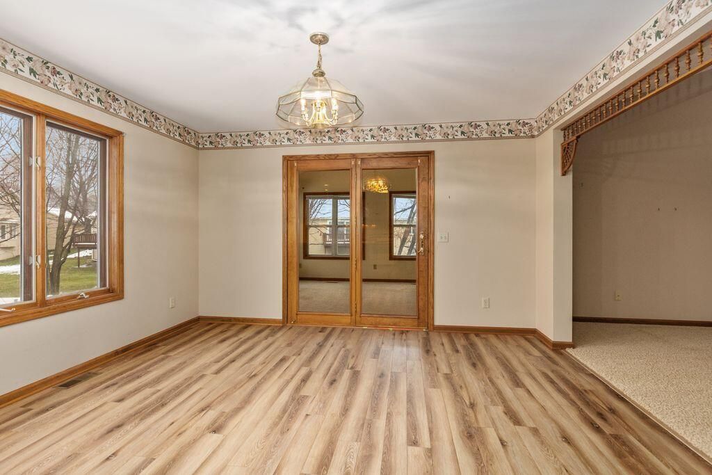 Chandelier, Empty room, Interior, Wood Texture Flooring