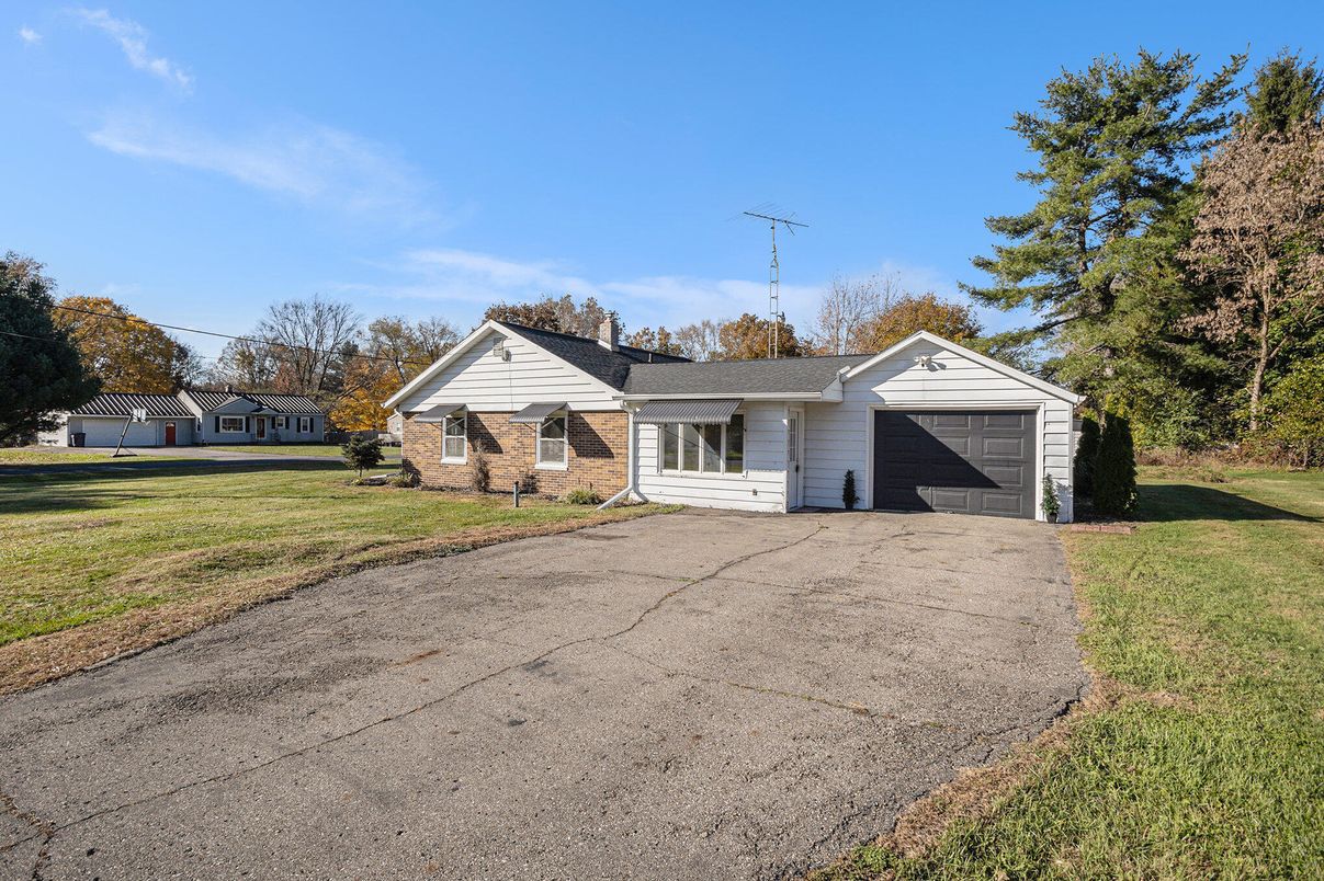 Backyard, Detached Garage, Exterior