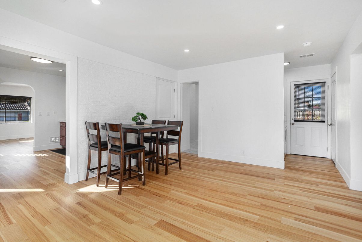 Dining room, Interior, Recessed Lighting, Wood Texture Flooring
