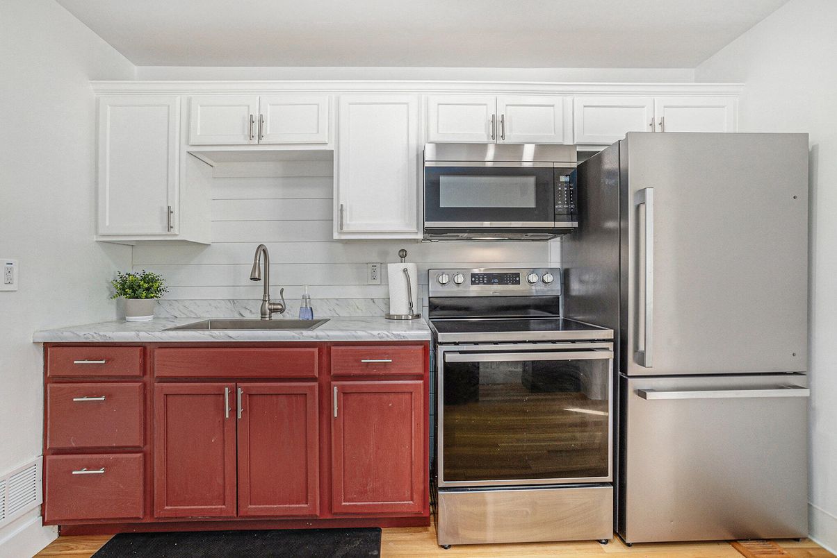 Interior, Kitchen, Stainless Steel Appliances, Wood Texture Flooring