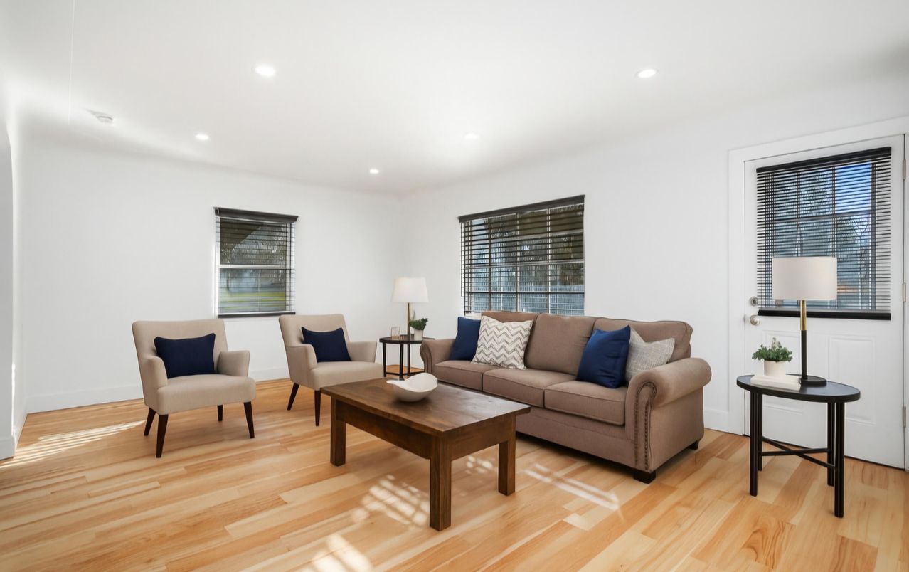 Interior, Living room, Recessed Lighting, Wood Texture Flooring