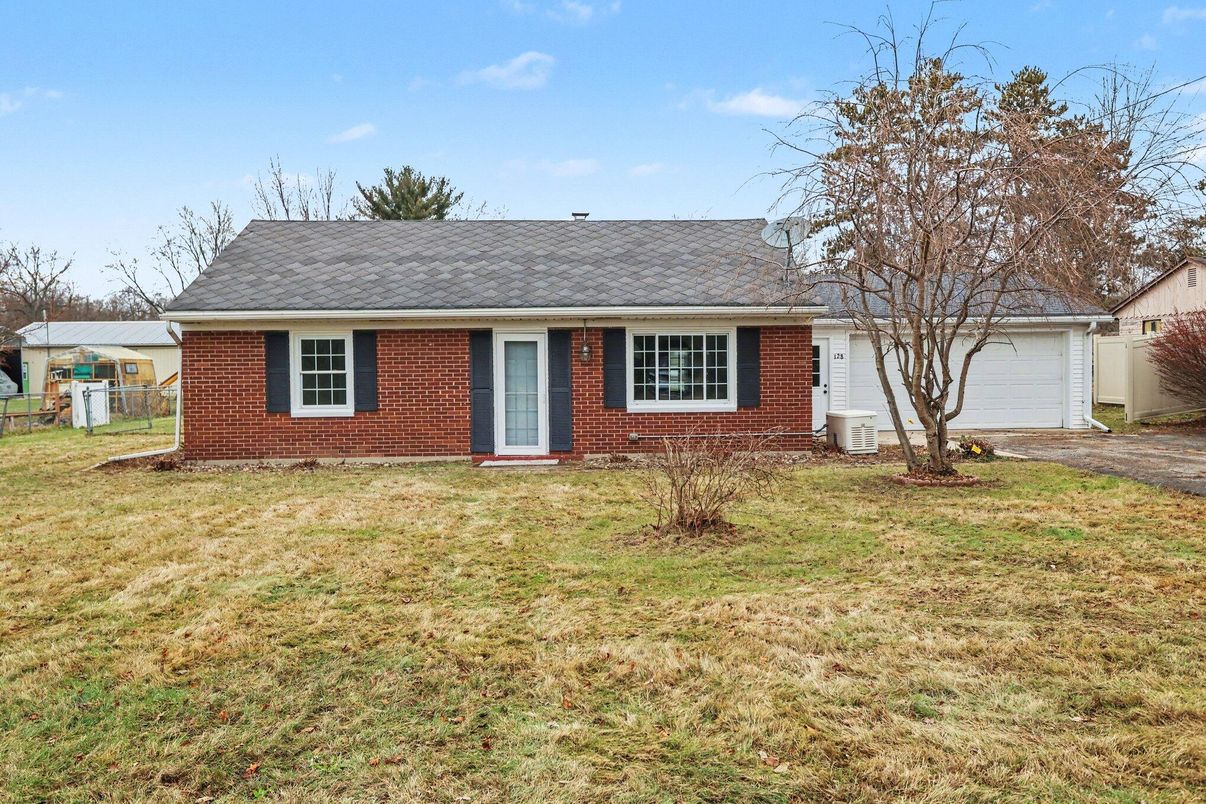 Attached, Exterior, Facade, Brick Facade, Cape Cod