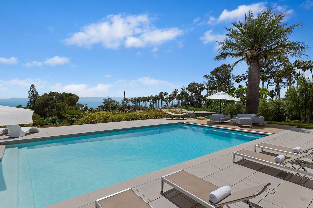 Exterior, Pool, Water