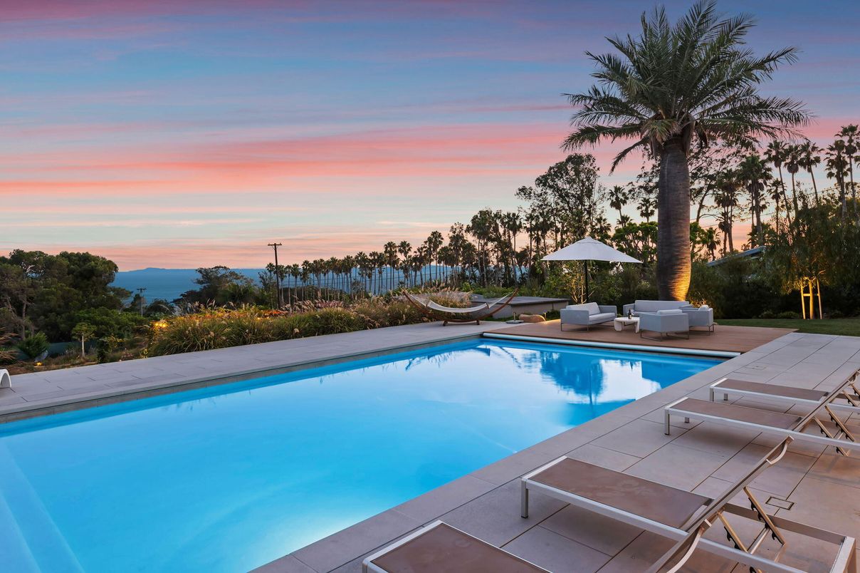 Exterior, Pool, Water