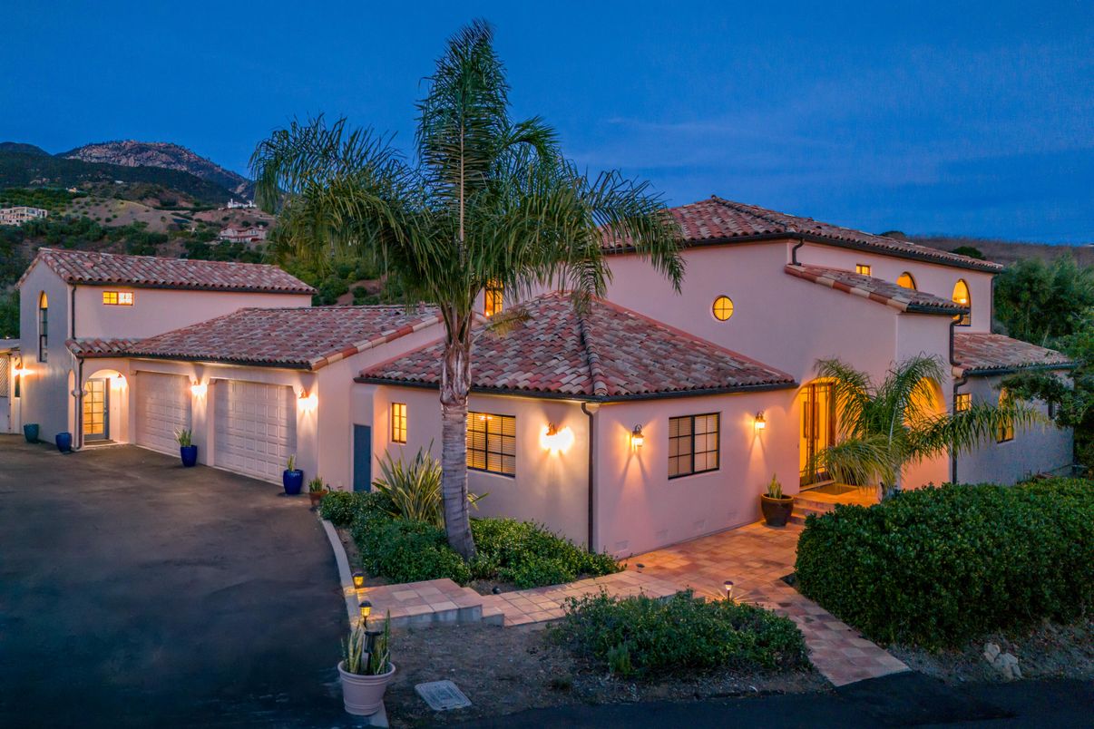 Attached, Exterior, Facade, Spanish Mediterranean