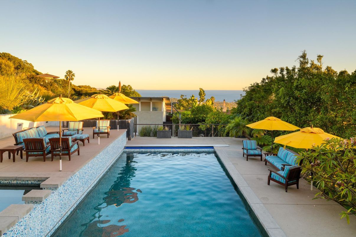 Exterior, Pool, Water