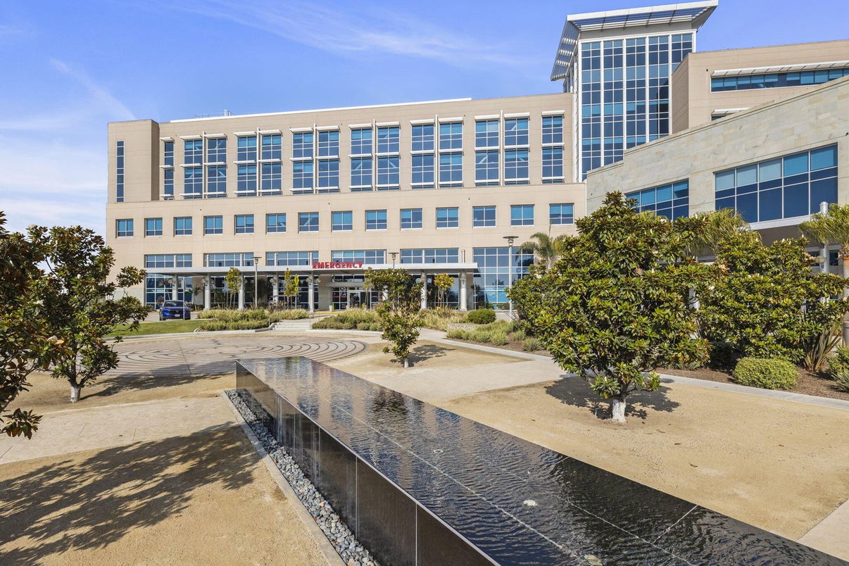 Exterior, Facade, Highrise