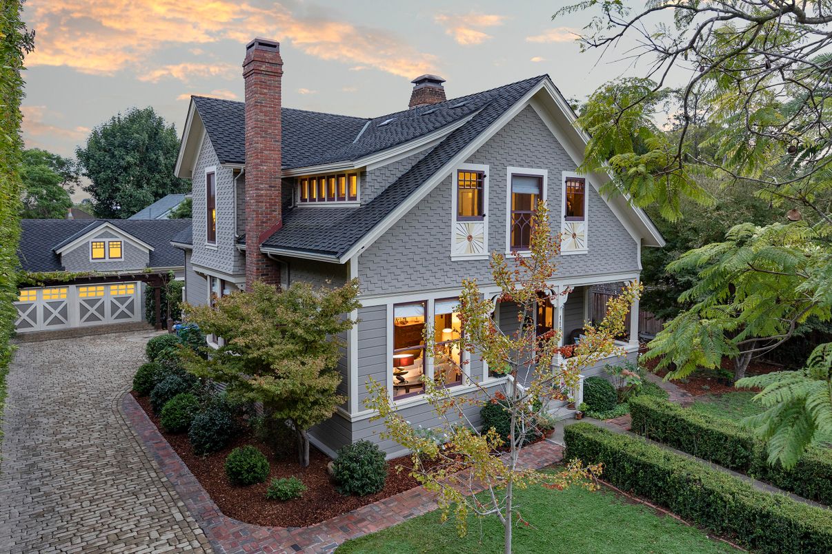 Exterior, Facade, Tudor Revival
